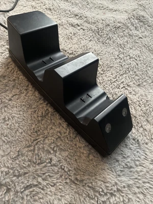 Venom VS2891 Twin Docking Station For Xbox 360 • £8.84