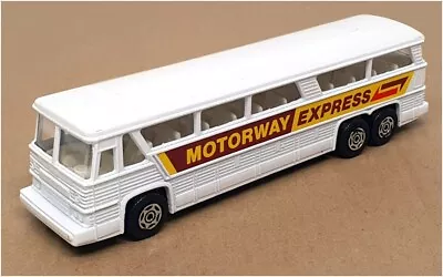 Corgi 17cm Long Diecast 1168 - Greyhound National Express Coach - White • £19.99