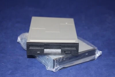 $89.99 • Buy * * NEW * * TEAC FD235HF 19307773-45 Internal 1.44MB 3.5  Inch Floppy Disk Drive