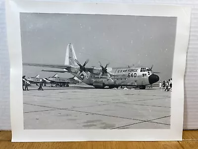 Lockheed C-130 Hercules Tactical Airlifter U.S AIR FORCE 640 Stamp SEP-23-1962 • $29.99