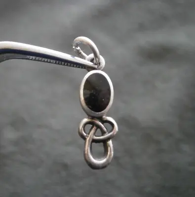 Black Onyx Celtic Knot Vintage 925 Sterling Silver Charm Pendant  1.2g • $12.50