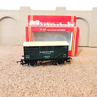 Hornby Railways Oo Gauge R215  ' Harvey Bros. ' Cattle Van   Free Post • £11.50