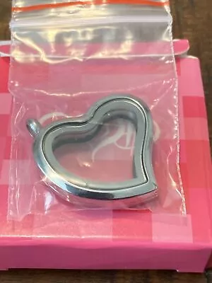 Magnetic Close Heart Shaped Locket For Floating Charms  Silver Tone New In Box • $10