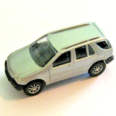 Maisto Mercedes-Benz ML320 Die Cast Metal SUV 1/64 Silver Special Edition Truck • $4.99