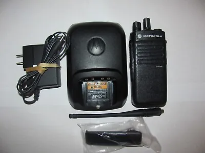 Motorola XPR3300 UHF 403-512mhz MotoTRBO Digital Radio AAH02RDC9JA2AN • $235