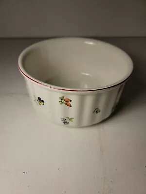 Villeroy And Boch Petite Fleur Small Casserole Dish 6-1/2  • $15.99