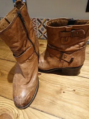 Clarks Ladies Leather Tan Ankle Boots Size 5D • £7.50