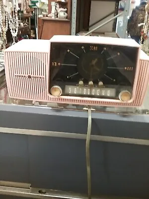 General Electric  Pink Tube Clock Radio Makes Noise But Can't Pickup Station • $100