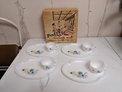 Vintage FEDERAL Glass Patio Snack Set Of 4 Plates / Cups ATOMIC FLOWER In Box • $40