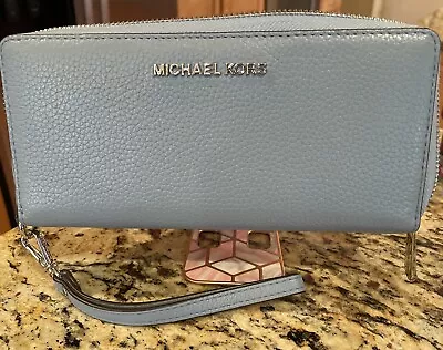 Michael Kors Continental Wallet Wristlet Pale Ocean Blue Leather 35T7STVE7L NWT • $42