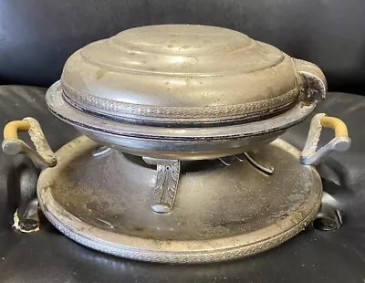 Vintage Royal Rochester Waffle Iron Maker E-6472 Type W.A. • $15