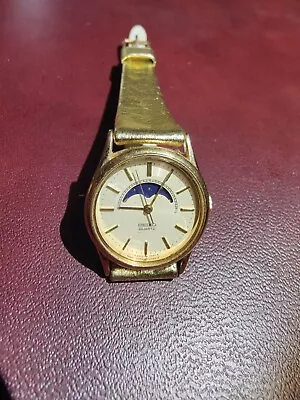 Vintage Seiko Quartz  Moon Phase 🌙🌝 • $149