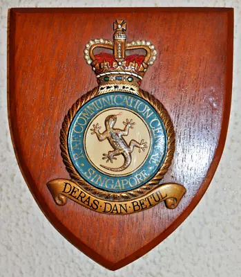 Vintage Royal Air Force Communication Centre Singapore Wall Plaque Shield RAF • £35