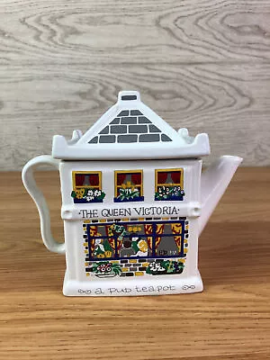 Wade English Life Teapot The Queen Victoria A Pub Teapot • £39.99