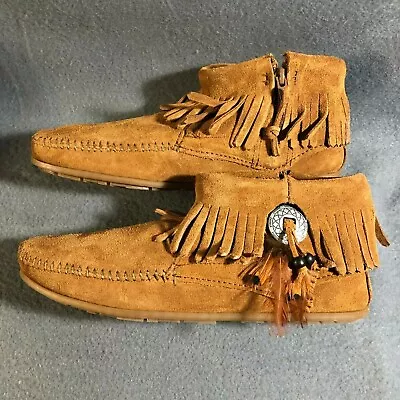 Minnetonka 522 Concho Feather Boot Brown - Multiple Sizes • $55