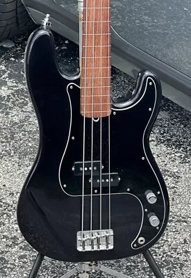 1996 Fender Precision Fretless Bass W/killer Fret Lines & String-thru Body ! • $1250