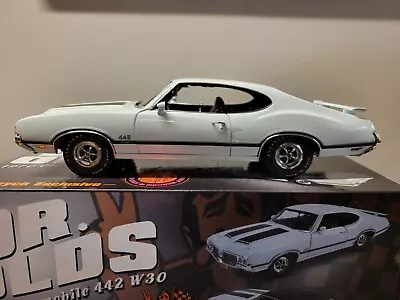 Acme 1/18    1970 Oldsmobile 442 W 30  1 OF 198  BRAND NEW  MINT • $145