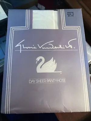 Gloria Vanderbilt SZ C WHIITE  Sandalfoot DAY SHEER Pantyhose Stockings NEW • $2.75