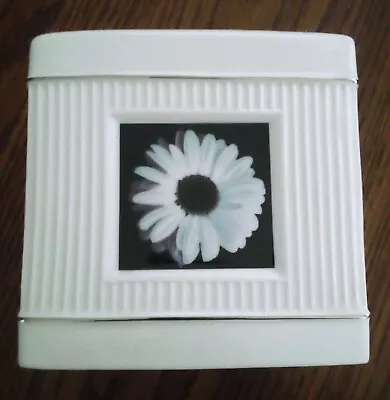 VINTAGE Audrey’s Garden White Ceramic Tissue Box Cover Holder 6x6x6” Daisy Black • $17