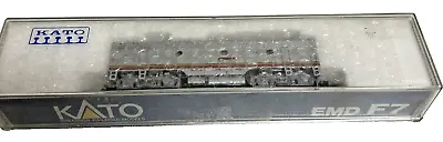 Kato N Scale Santa Fe War Bonnet Diesel Locomotive # 176-221 -F7- W/S.G. In Case • $99.95
