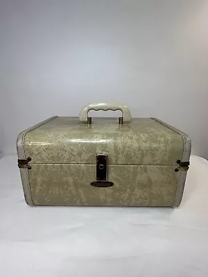 Vintage Locking Maximillion Of New York Green Train Case W/ Key • $67.92