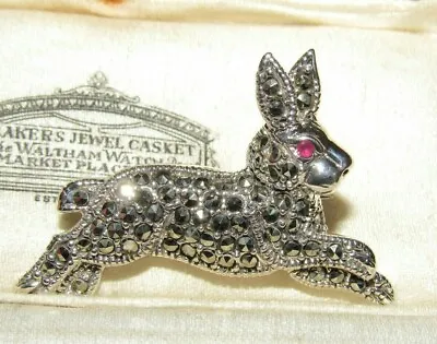 £6.50 • Buy 925 Sterling Silver Running Rabbit Hare Marcasite & Garnet Animal Brooch Pin