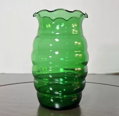 Vintage Green Glass Ribbed / Hive Shaped Vase   BEAUTIFUL COLLECTIBLE VASE   • $12.50