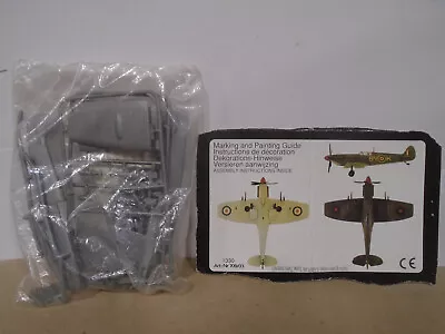 Vintage 1/72 Scale Spitfire With Clipped Wing Design Plastic Airplane Model Kit • $9.99