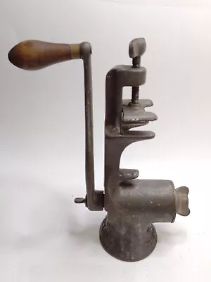 Vintage Griswold Mfg Company No 2 Cast Iron Meat Grinder Hand Crank Erie Pa • $24.99