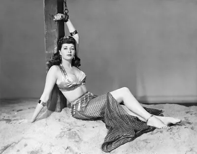 Yvonne De Carlo [Slave Girl] 8 X10  10 X8  Photo 78216 • £1