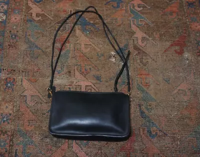 Vintage Coach Zippered Clutch Basic Bag Black Leather • $100