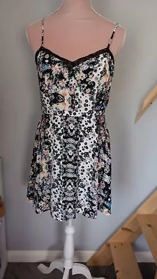 Cute Floral Strappy Short Sun Dress MINKPINK Black Lace Trim Medium VGC • £5.99