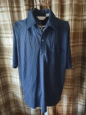 Lily Dache 70's Men's Collared Navy Blue Textured Shirt M/L • $18.48