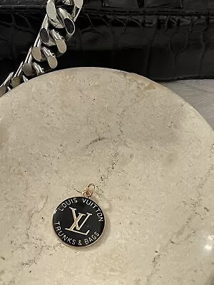 $30 • Buy Louis Vuitton Black And Gold Zipper Pull Button Replacement Charm 30 Mm 🤍