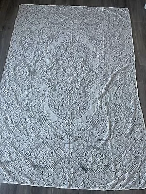 Vintage FLORAL Lace Tablecloth ~ QUAKER LACE WHITE LABEL ~ 53x77 • $9.99