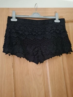 £7 • Buy Zara Black Lace Hot Pants Shorts