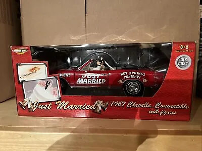 1967 Chevelle Convertible SS 396 Just Married/Figures 1:18 Ertl American Muscle • $98.71