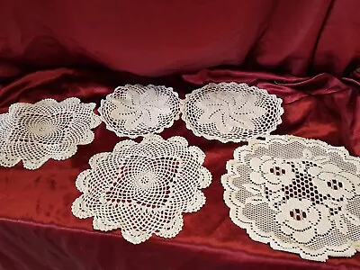 5 Large Doilies Crotched 11.5 Inch 10.5 Inch 9.5 Inch Floral Design Vintage • £0.99