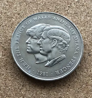 1981 Commemorative Coin PRINCE OF WALES & LADY DIANA SPENCER Marriage • £2.50