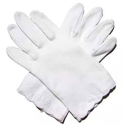 VTG 50s Hong Kong White 100% Cotton Embroidery Wrist Ladies Shorty Gloves Size 6 • $13