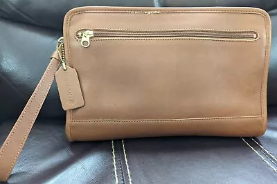 Vtg Coach  International Clutch  # 9833 USA British Racing Tan - VGUC • $88.89