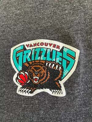 Vintage NBA Vancouver Grizzlies Hardwood Classics Gray T-Shirt Size Small • $34