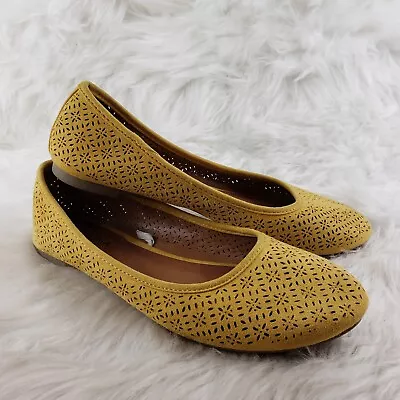 ARIZONA JEAN CO. Mustard Yellow Slip On Casual Slip On Flats Shoes Womens Size 7 • $16.99