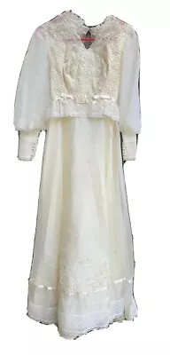 VINTAGE WEDDING DRESS IVORY SMALL SCALLOPED LACE LONG PUFFY SLEEVE Bustle Train • $103.99