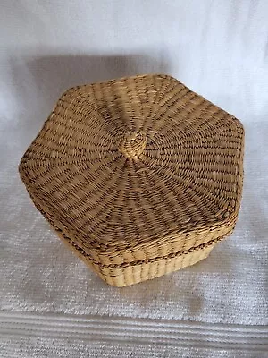 Vintage Hectagon Hand Woven Sweetgrassl Basket With Lid Trinket/Sewing  • $29.99