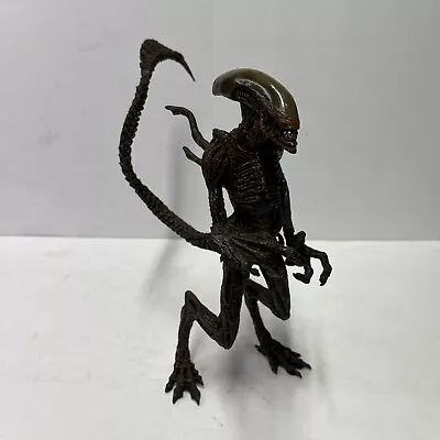 McFarlane Movie Maniacs Figure Warrior Alien  Figure Alien Resurrection Figure • $23.50