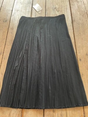£24.99 • Buy NEW!! Stunning WOLFORD Black Tightly Pleated Split Detail Knee Length SKIRT, XS