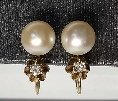 Vintage 14k Solid Yellow Gold 6.2mm Pearl & Diamond Screwback Earrings 2.4g • $45