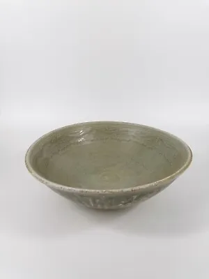 15-16th Century A Vietnamese Celadon Underglaze Carved Large Bowl • $136.77