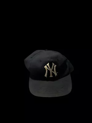 New York Yankees UII VTG Distressed SnapBack Hat • $20